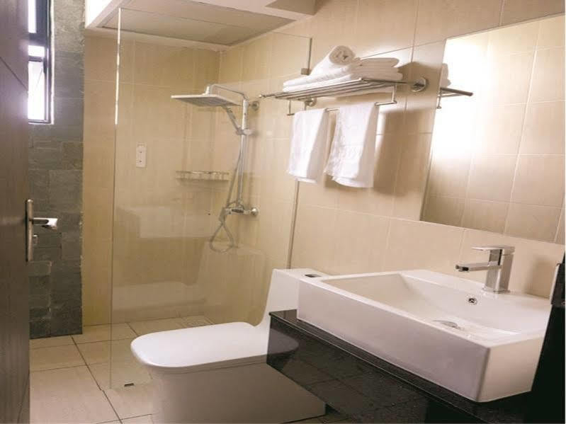 Tribeca Suites Кучинг Экстерьер фото